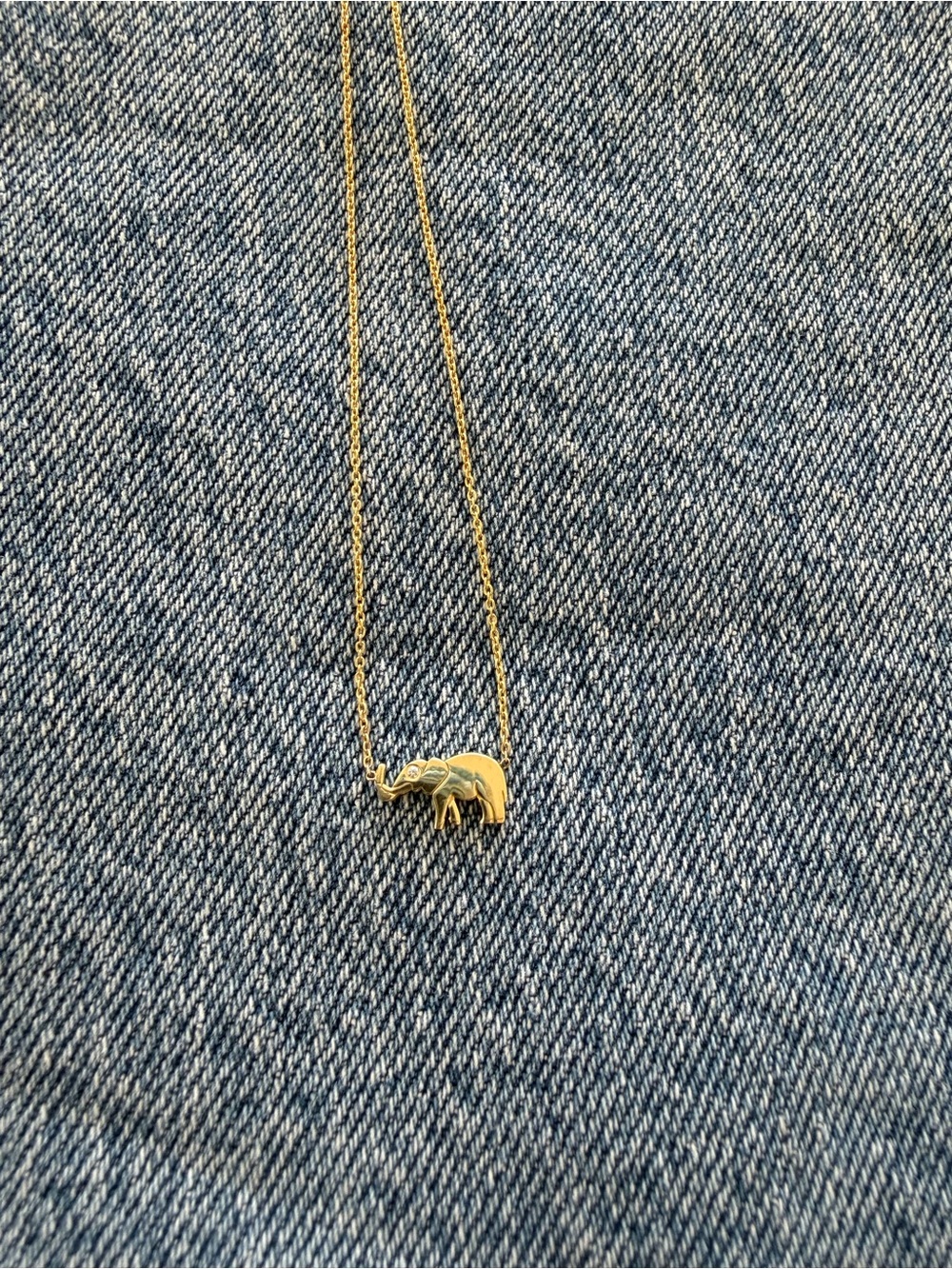 Jennifer Meyer MINI ELEPHANT NECKLACE in yellow gold, never worn